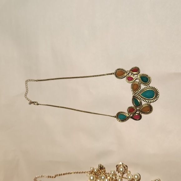 6pc Necklace Bundle A - Picture 7 of 7